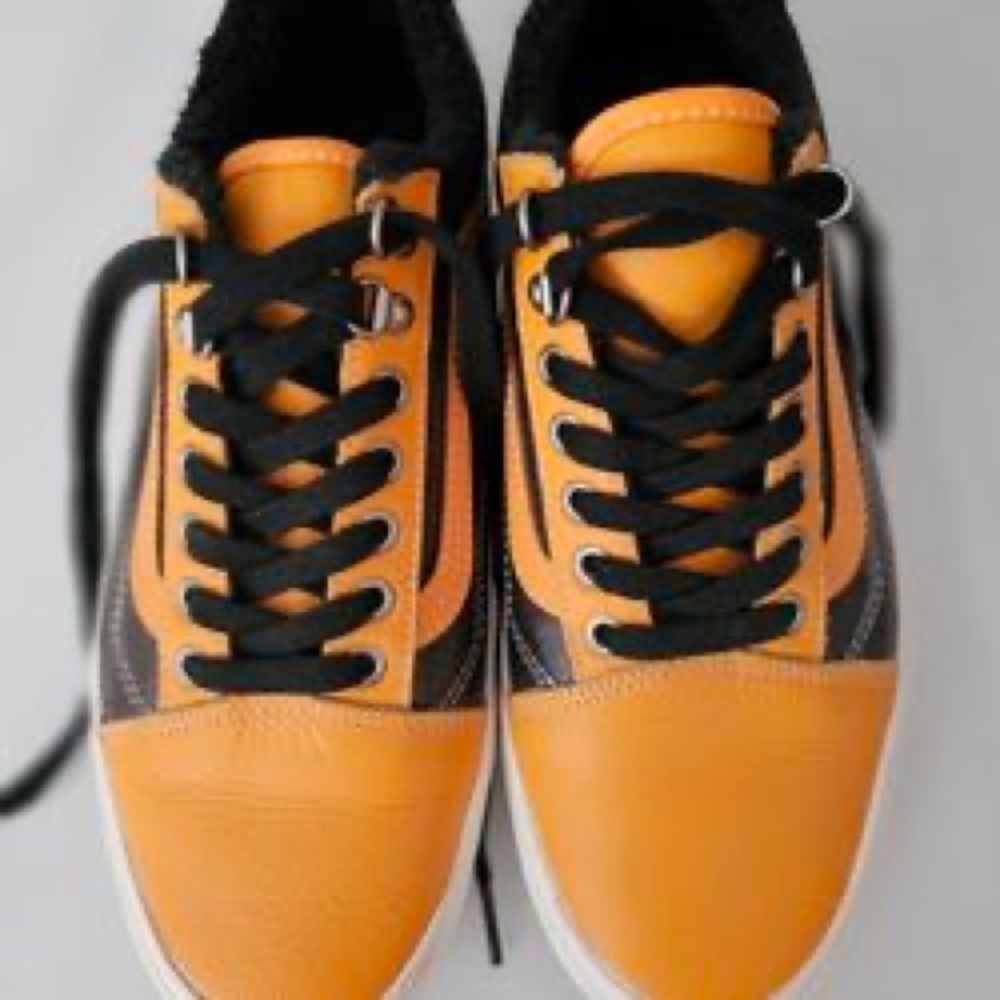 61 Brand New Vans All Leather Weather Mte Sneakers